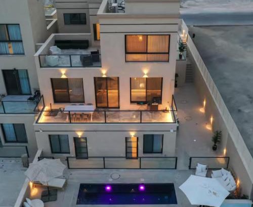 Neve Zohar Apartamento | ריזורט האחוזה- וילה עם בריכה פרטית וסוויטות עם בריכה משותפת מול נוף ים המלח