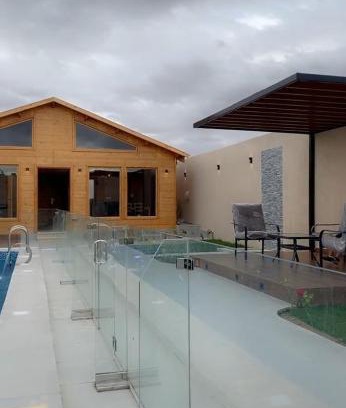 Al Kura Chalet De Esquí | أكواخ باشن الريفية