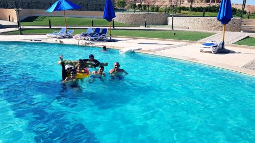 Ras Sudar Chalet De Esquí | شاليه ببورتو السخنه غرفتين بحديقه Heaven hills عائلات فقط M