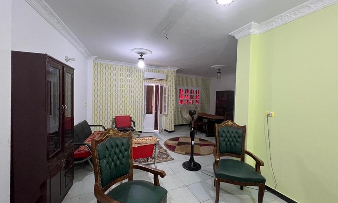 Mansoura Apartamento | شقه ١٨٠ متر مكيفه لك بالكامل بشارع محمد فتحي الرئيسي وسط البلد قريبه من نهر النيل وكل الخدمات والجامعه والمستشفيات والنوادي