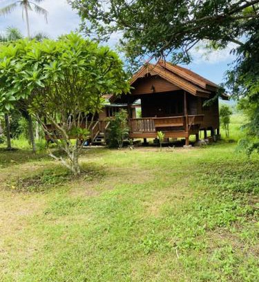Wang Nam Khiao Otro | บ้านสวนคุณทอง