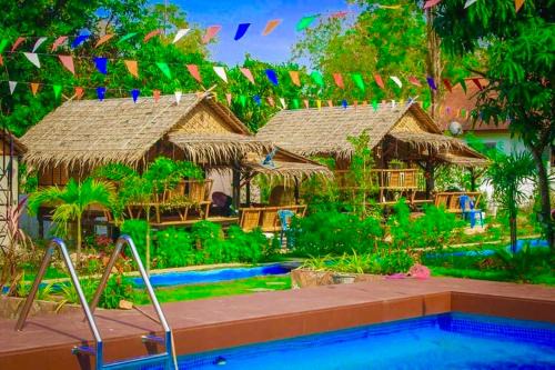 Kaeng Krachan Chalet De Esquí | เดอะกระต็อบ By The Mountain Ozone บ้านโอโซนขุนเขาแก่งกระจาน