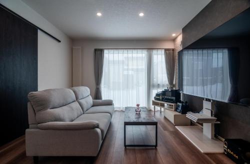 Shiroishi Casa | 新屋 JR白石站徒步5分鐘 高速Wi-Fi 廁所x2 浴室x1 可停車2台 徒步可到超市