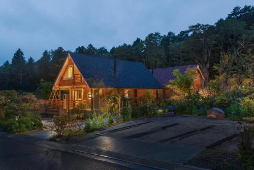 Hakone Chalet De Esquí | 箱根芦ノ隠 Ashi Hakone Cabin Retreat