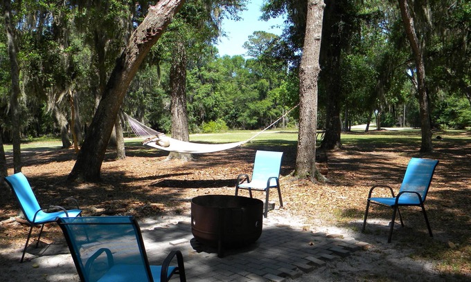 Midway Cabaña | 1. 5 acres de bosques y humedales prístino En La Isla coroneles, Georgia