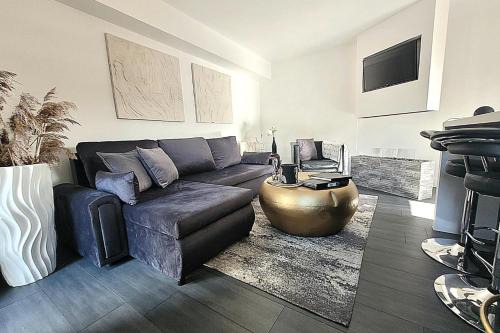 Branston Casa | 1 Bed Barn Retreat - Fireplace Patio Parking