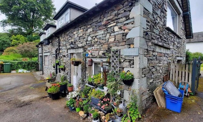 Hawkshead Cabaña | 1 Bed Flat - Sleeps 4 - Garden - Parking - Wifi