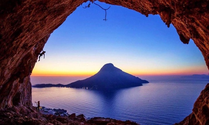 Massouri Apartamento | 1 Bed - Sleeps 2 - Balcony - Sea View - Parking