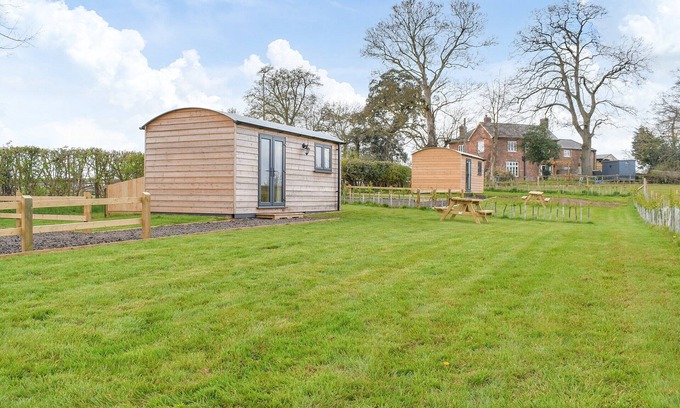 Moulton St Mary Cabaña | 1 bedroom accommodation in Moulton St Mary