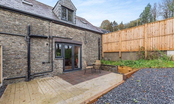 Cribyn Cabaña | 1 bedroom accommodation in Cribyn, near Lampeter