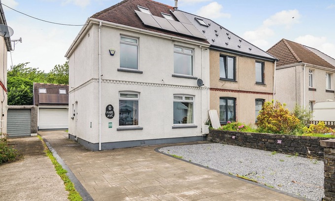 Glynneath Cabaña | Alojamiento de 1 habitaciones en Glynneath, near Neath