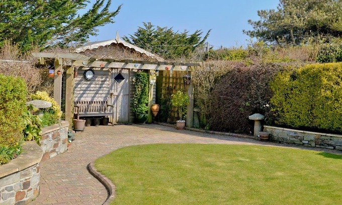 Holywell Cabaña | 1 bedroom accommodation in Holywell Bay, near Newquay