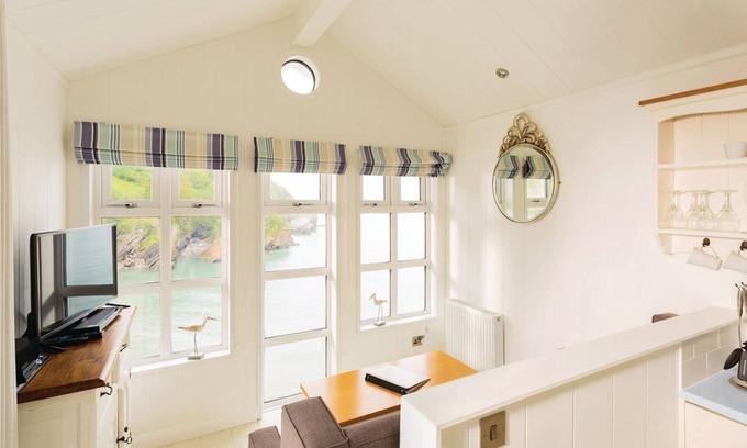 Hele Cabina | 1 bedroom accommodation in Hele Bay, Ilfracombe