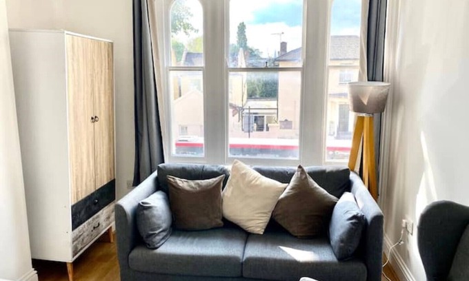 Mile End Apartamento | 1 Bedroom Apartment 3 mins walk Mile End Station