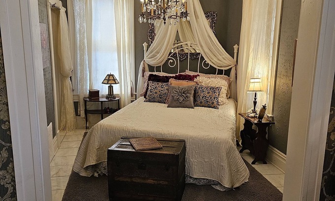 Decatur Apartamento | 1 bedroom furnished suite perfect for traveling professional.