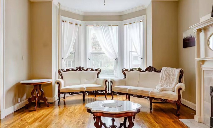Ghent Casa | 1-Bedroom in Historic Victorian Home - Shared Bath, Unit #4
