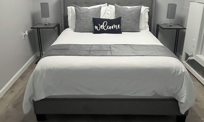 South Side Casa | 1-bedroom vacation home 12 minutes from Bronx Zoo