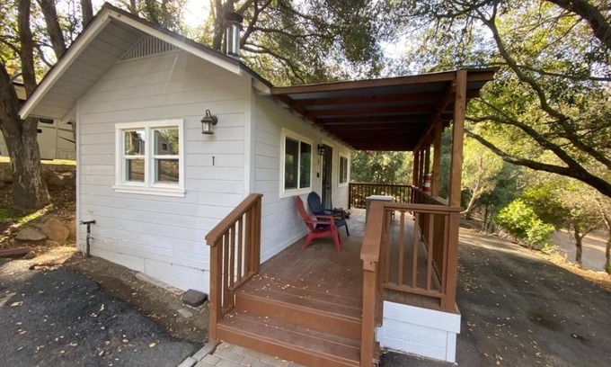 Pauma Valley Cabina | # 1. Bluebird's Nest - Studio Cabin W/ Fireplace