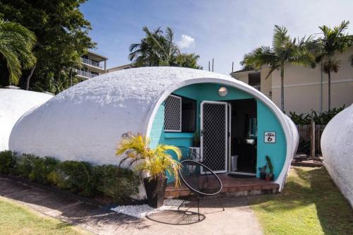 Trinity Beach Apartamento | 1 BR Famous Beach-Front Dome at Trinity Beach, Sleeps 4