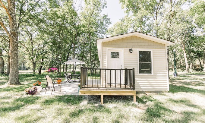 Owensville Casa | #1 Cabin at Red Oak Valley
