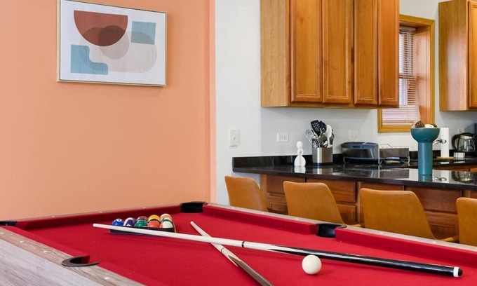 Wicker Park Apartamento | 1 Free Parking, Sleeps 10