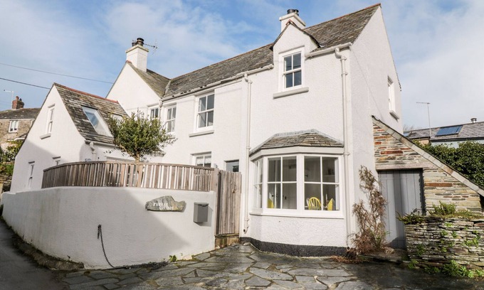 Treknow Cabaña | 1 Jubilee Cottage, TREBARWITH STRAND