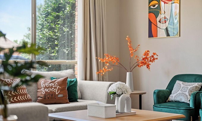 North Arlington Casa | 1 mi to AT&T / King Beds / Game-room / Study Desks