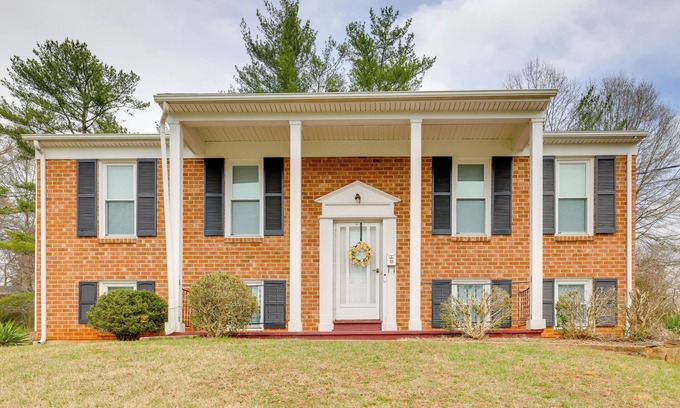 Lynchburg Casa | 1 Mi to Dtwn Lynchburg: Charming Family Home!