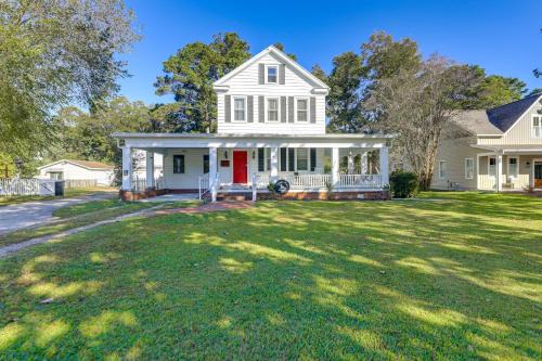 New Bern Casa | 1 Mi to Historic District! Family Home in New Bern