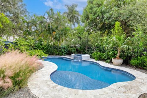 Parrot Cove Casa | 1 Mi to Lake Worth Beach Park Poolside Paradise!