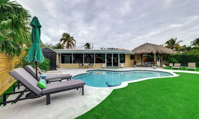 Garden Isles Casa | 1 Mi to Pompano Beach: Vacation Rental w/ Pool!