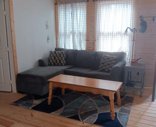 Palestine Casa | 1 private bedroom and 2 loft Cabin in the Country Woods