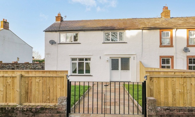 Newton Reigny Casa | 1 SPRINGFORT COTTAGES, pet friendly, with open fire in Penrith