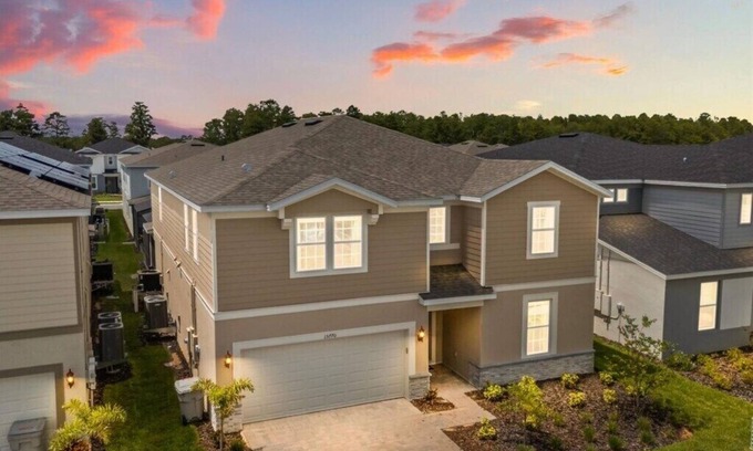 Four Corners Casa | 10 Bedrooms/ 8 Bathrooms/ Windsor Cay (15770 CC)