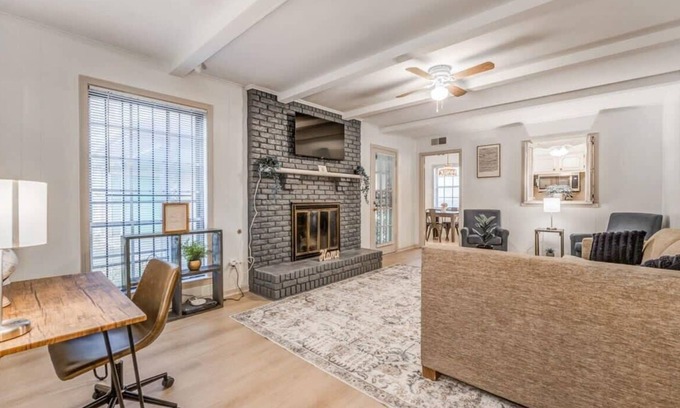 Memphis Casa | 10 from U of Memphis & Airport- Pinecrest Perch