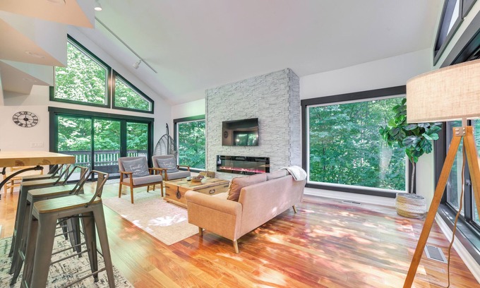 Birchwood Farms Cabaña | 2 Mi to Lake: Modern Harbor Springs Home w/ Grill!