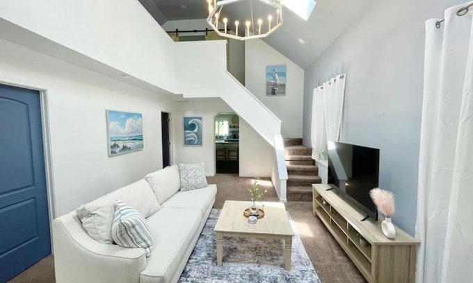 Indianapolis Casa | 10 min to Speedway Large Home Desirable Area