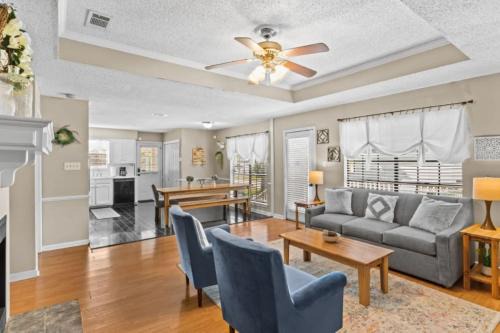 South Baton Rouge Casa | 10 Mins to Tiger Stadium South Burbank Bungalow