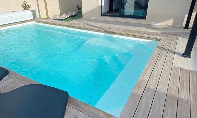Pia Casa | 10-MINUTE DRIVE TO BEACHES HOUSE PRIVATE AIR-CONDITIONED POOL