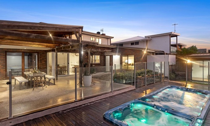 Port Fairy Casa | 10 OCEAN DRIVE - Port Fairy, VIC