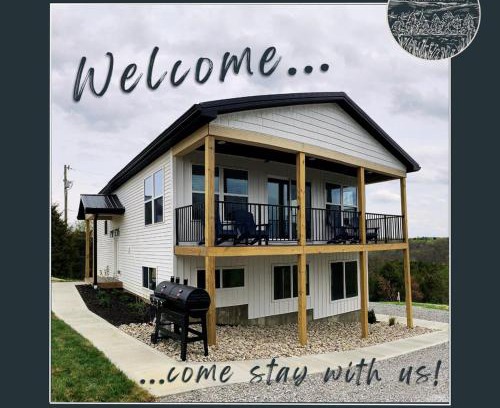 Williamstown Casa | 100 Acre Relaxing Retreat Near Ark- The Farmhouse