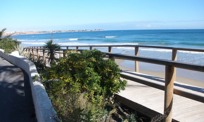 Mil Palmeras Casa | 100 metros de la playa,barbacoa, WiFi 300 MB,TV satelite varios idiomas