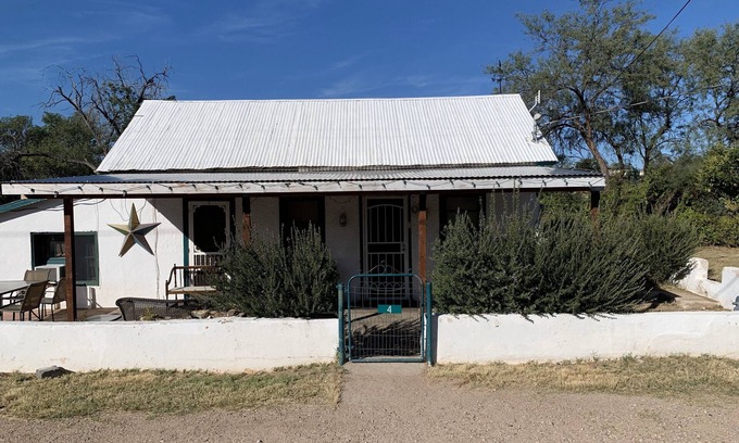 Tombstone Casa | 100-year-old Tombstone Pueblo