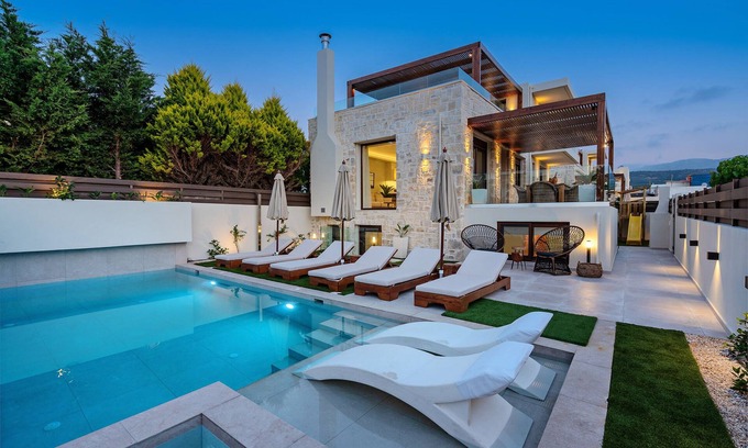 Rethymno Villa | A 100 m de la playa, jacuzzi, piscina, ping pong, sauna y gimnasio, tumbonas privadas.