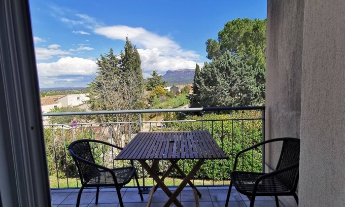 Trets Apartamento | 100m from the center! Apartment with balcony