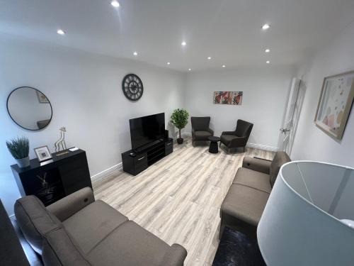 Stanford-le-Hope Casa | 101 Modern 4 Bedroom Home
