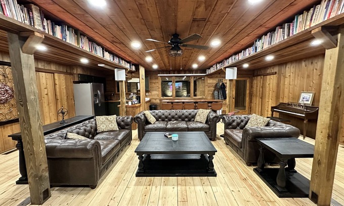Campobello Cabina | 10Br Cozy Old Mill Lodge with Event hall, Sauna in Campobello sleeps 44