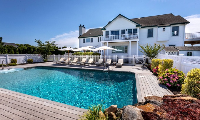 Eastport Casa | 11-Bedroom Mansion with an Seasonal Outdoor Pool 10.5 bathrooms