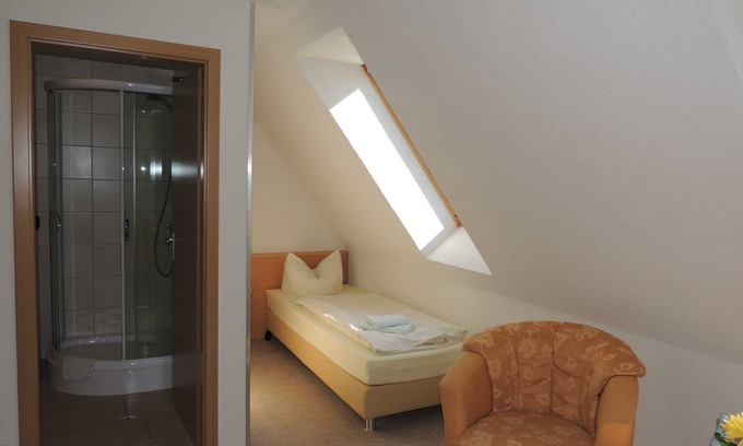 Dobbertin Apartamento | 11 single rooms lake view comfort - Insel-Hotel Dobbertin
