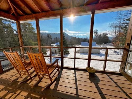 Sugar Hill Casa | 11G Quintessential New England Cottage with Fantastic Views Pool gym passes